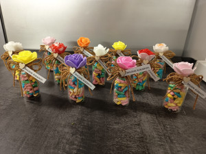 Üvecskébe zizi virággal 